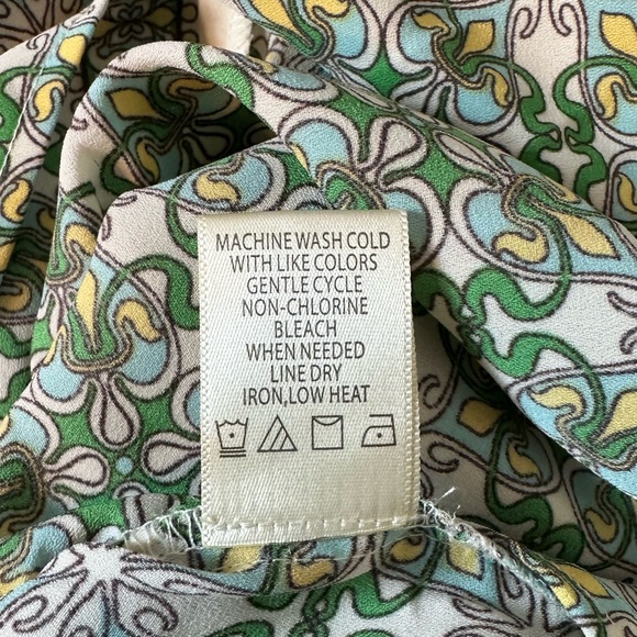 NWT Max Studio V-Neck Short Sleeve Blouse Size XS - Picture 8 of 9